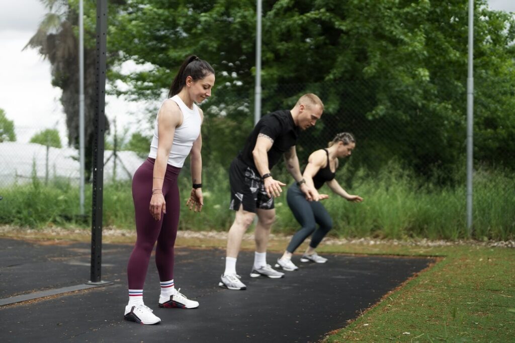 burpees ćwiczenie na zewnątrz