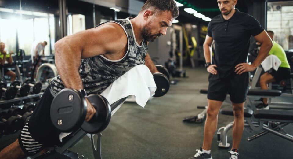 ćwiczenia na szerokie plecy