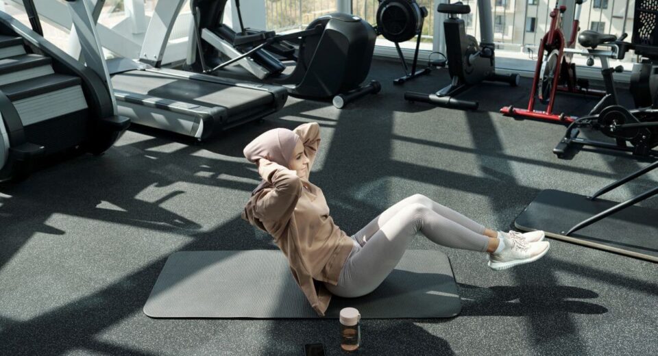 ćwiczenia na oponkę i boczki