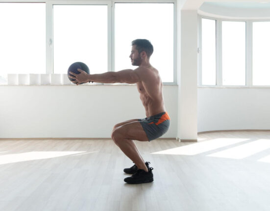 ćwiczenia z piłką lekarską